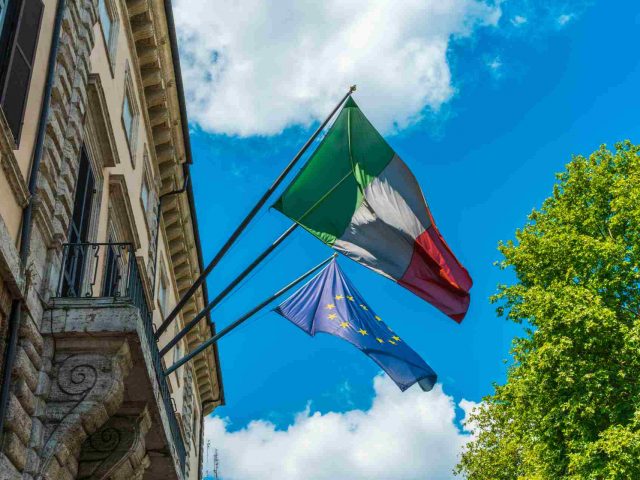 assicurazione di viaggio per paesi senza ambasciata italiana